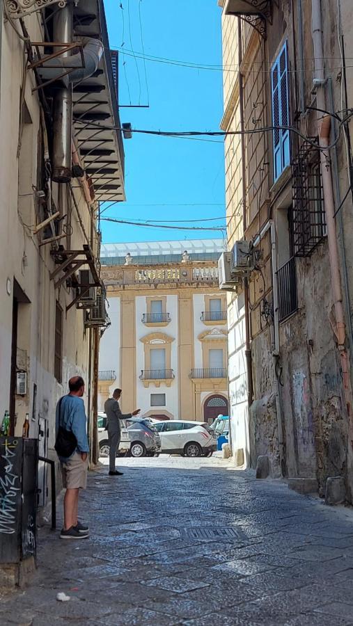 Appartamento In Pieno Centro I Mori E Le Dame Palermo Bagian luar foto